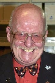 Michael Sheard في دور Sgt. Bauer
