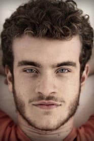 Vitor Thiré as Amaral