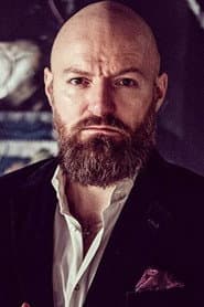 Erik Madsen dans le rôle de Teichman