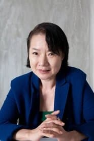 Kim Hwa-yeong في دور Director Song