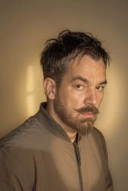 Travis Lee Eller dans le rôle de Maximillian