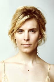 Sidsel Siem Koch في دور Pia