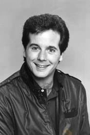 Desi Arnaz Jr. dans le rôle de Kenneth Magee