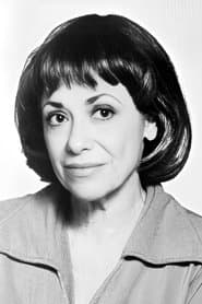 Naomi Stevens في دور Mrs. Mildred Dreyfuss