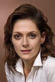 Klára Issová as Pavlinka
