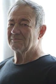 Benoît Allemane في دور Nestor (voice)