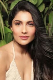 Ishita Raj Sharma as Dancer in the song 'Dil Bevda'