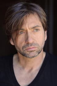 Francesco Apolloni في دور Pietro