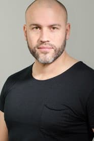 Lee Rumohr dans le rôle de Troy