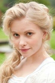 Sophie Stuckey dans le rôle de Sarah