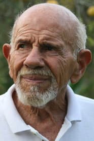 Jacque Fresco dans le rôle de Himself