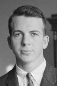Lee Harvey Oswald dans le rôle de Self - Alleged Assassin (archive footage)