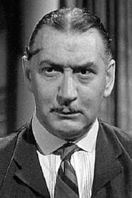 Edward Keane dans le rôle de Maitre d'