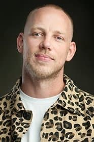 Billy Wickman في دور Clint