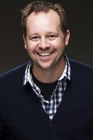 Joshua Harto في دور Kyle