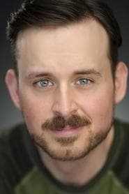 Erik Gow dans le rôle de Chad