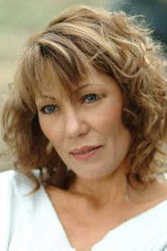 Josephine Scandi dans le rôle de Shirley