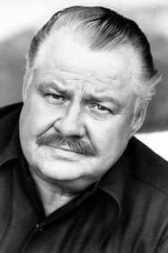 Clifton James في دور Capt. Moreno