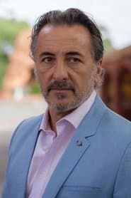 Mirko Grillini dans le rôle de Frank Dubios