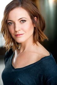 Melanie Hawkins dans le rôle de Emma Smith
