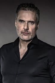 Thorsten Flinck dans le rôle de Claes Douglas