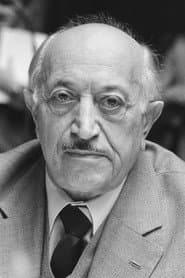 Simon Wiesenthal dans le rôle de Self