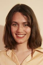 Ella Rumpf dans le rôle de Ali