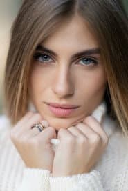 Agata Samperi في دور Tiffany Collins