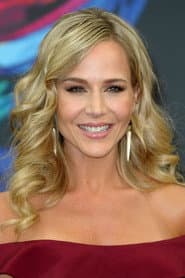 Julie Benz في دور Lynn