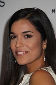 Alicia Sixtos في دور Sharky Ovante