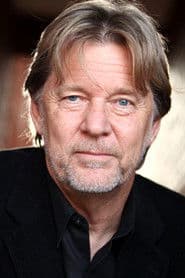 J.D. Hinton في دور Eliot Webb