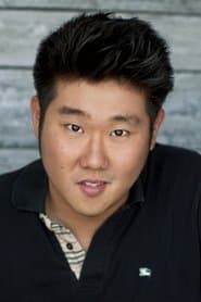 Peter S. Kim dans le rôle de Paul