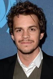 Johnny Simmons dans le rôle de Unnamed Inmate