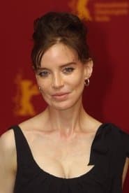 Anna Thomson في دور Antoinette De la Paix