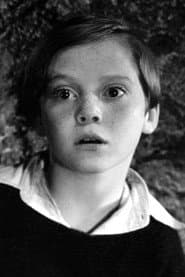 Jerry Tucker as Buster Warren