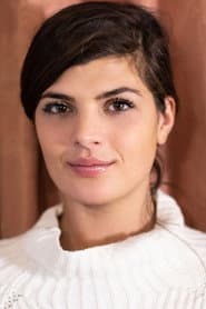 Éloïse Valli في دور Jennifer