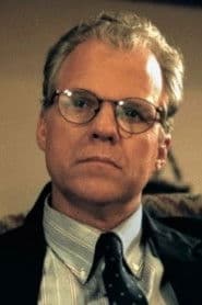 James Ingersoll dans le rôle de Helms