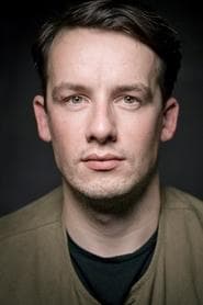 Matthew Seadon-Young في دور Ruskin / Johnson / Decker