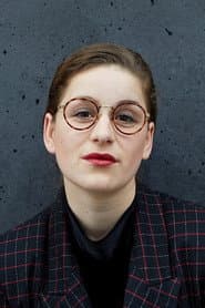 Lou Strenger في دور Margret Lichter (young)