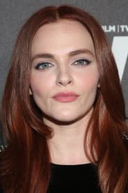 Madeline Brewer في دور Alice / Lola