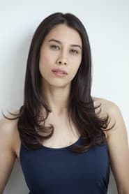 Rebecca Applebaum dans le rôle de Holly