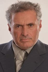 Nicola Calì dans le rôle de Totò Riina