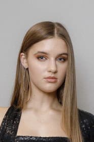 Savannah Clarke dans le rôle de Savannah