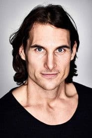 Oscar Skagerberg في دور Viktor