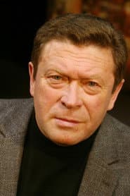 Георгий Мартиросян dans le rôle de Mikhail Garin