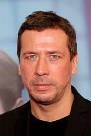 Andrey Merzlikin as лейтенант Кижеватов