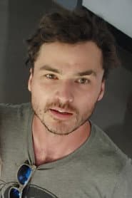 Kyle Buckley dans le rôle de Rivers