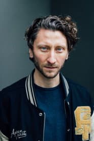 Moritz Heidelbach في دور Journalist Horst
