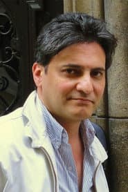 Enrique Papatino في دور El Jefe