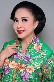 Sundari Soekotjo dans le rôle de Bu Tin